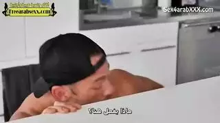 مترجم عربي نيكوليت شي
