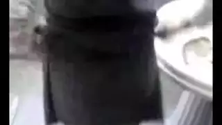 في احسن الاحوال شقي في سن المراهقة أحمر الشعر