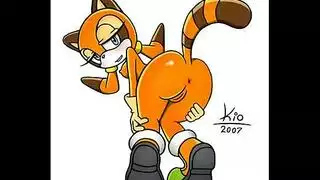 عاري الصدر طالب علم هنتاي الوحش