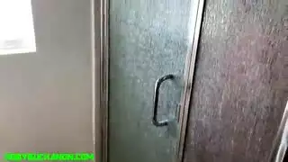 اب وجد بنته تستمني وتشاهد افلام سكس
