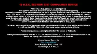 جسم مراهقة شقراء ضيق يُستخدم للجماع القاسي