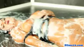 تركب على حتى يقذف بكسها