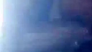 امرأة ناضجة تنشر ساقيها على نطاق واسع وتزداد الجنس في الحمام ، من الخلف