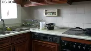 مراهق ألماني يملأ فرج الزوجة العربية بالسائل المنوي