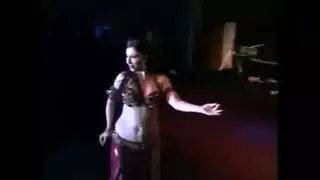 إباحة عربية صريحة: من حركات مثيرة إلى علاقة جنسية جماعية صريحة