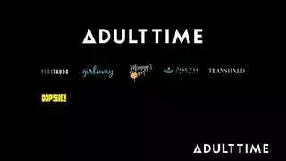 مؤخرة ممتلئة وثدي طبيعي كبير مدهونان: سارة تستقل رحلة إكس إكس إكس عنيفة