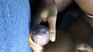 مص بدون استخدام اليدين وبلع عميق للقضيب