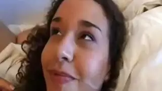 مراهقة عربية تمارس الجنس العنيف مع رجل عجوز بقضيب كبير