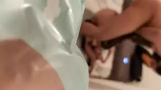 إكس إكس إكس محلي الصنع: كاميرا خفية تلتقط جنس رجل عجوز ومراهقة