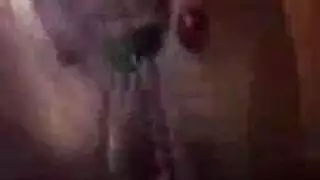 جلسة إيلاج مزدوج للهواة تتحول إلى جماع جماعي لكل الثقوب