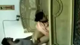 الخيانة الجنسية الصعبة: زوجة الصديق تتوسل للمزيد بعد المضاجعة القاسية