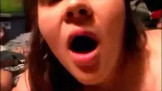 زوج إباحي يستمني وهو يتخيل زوجته