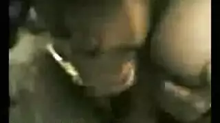 إباحية قاسية: عربية ممتلئة الصدر ورجلها بقضيبه الطويل في جنس مكثف