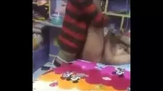 إباحية مصرية: كس القريبة المجنونة يُلحس وطيزها تُنيك في وضع وقوف