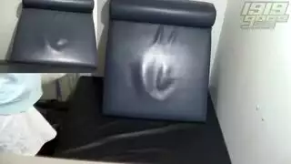 إباحية مكتبية: اثنان من الخنثى الهواة الساخنين يتحررون